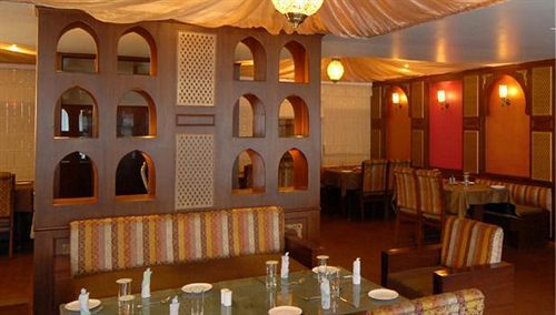 Hotel Arif Castles 4*